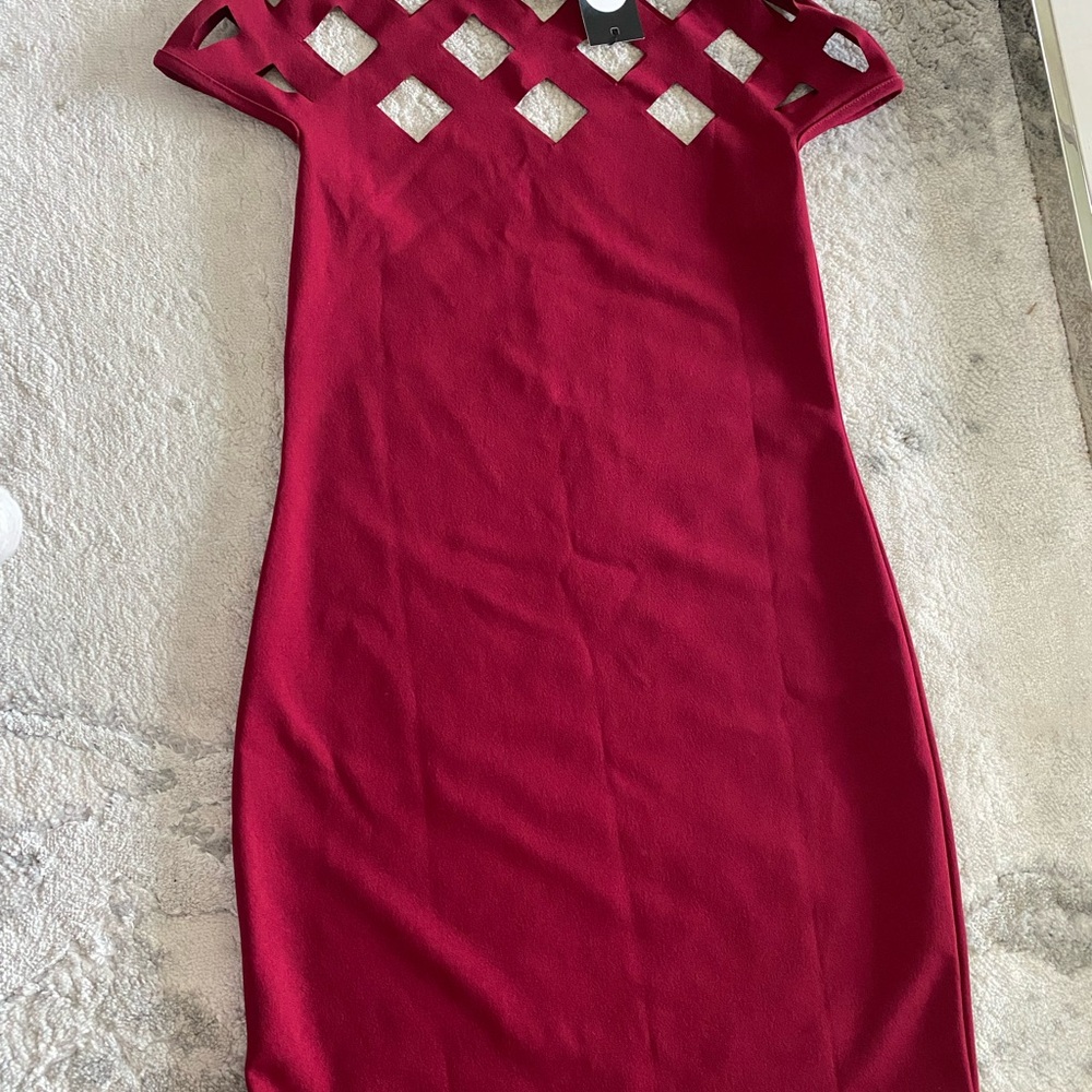 NWT Boohoo bodycon dress with cutouts